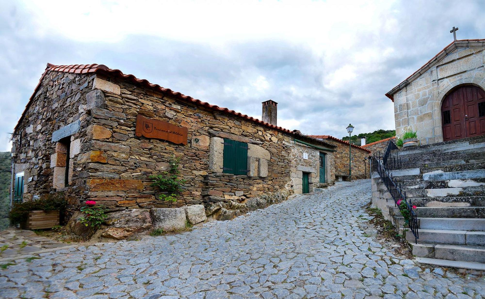 בית הארחה וילה נובה דה פוז קואה 	Bairro Do Casal - Turismo D'Aldeia מראה חיצוני תמונה