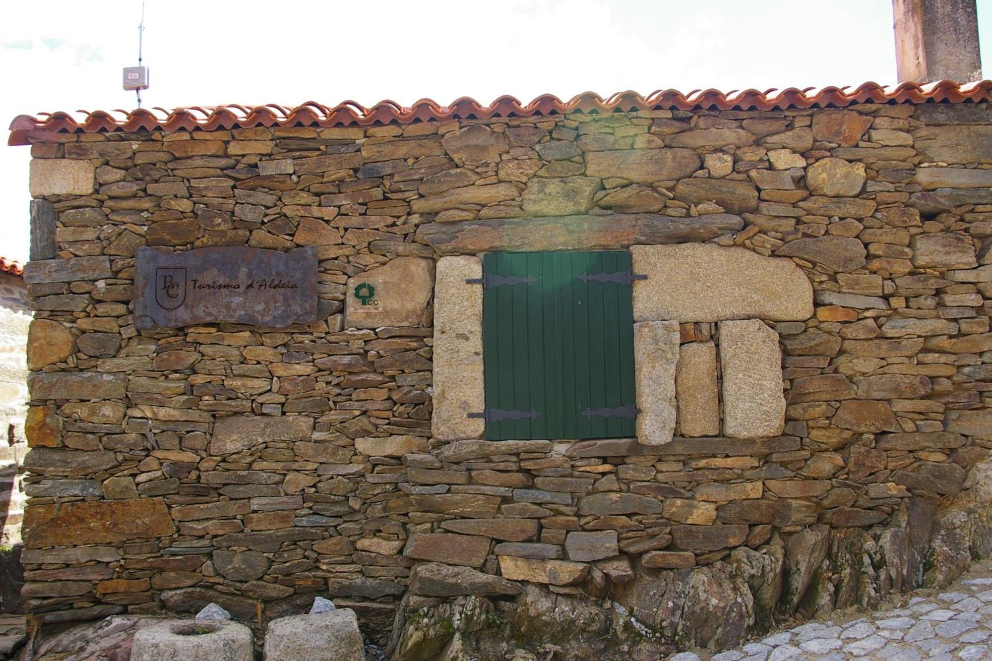 בית הארחה וילה נובה דה פוז קואה 	Bairro Do Casal - Turismo D'Aldeia חדר תמונה