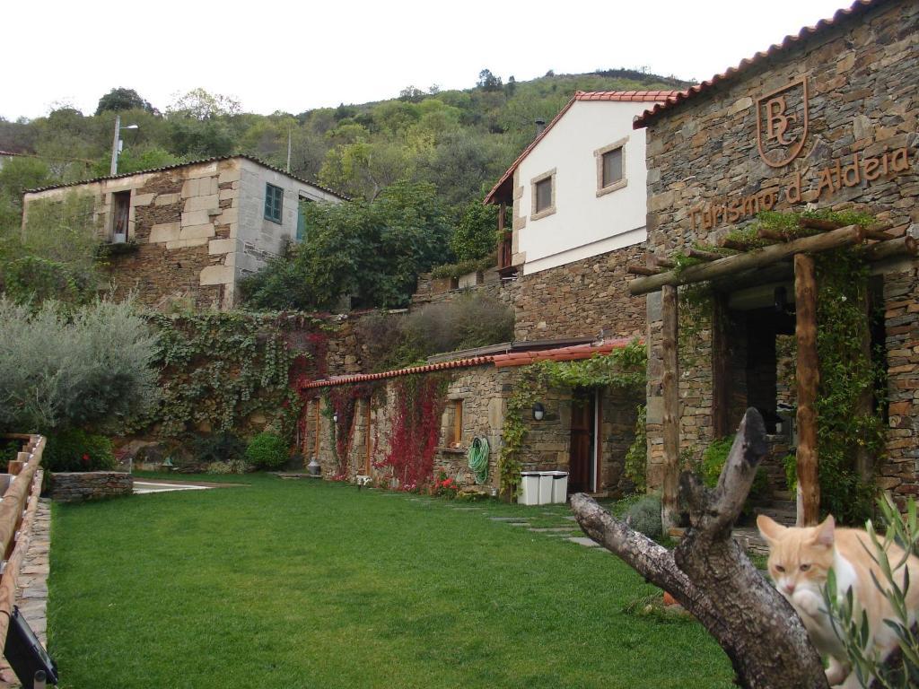 בית הארחה וילה נובה דה פוז קואה 	Bairro Do Casal - Turismo D'Aldeia חדר תמונה